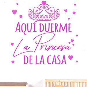 Docliick® Frase Vinilo habitación infantil "AQUÍ DUERME LA PRINCESA DE LA CASA" Vinilos decorativos vinilo frases motivadoras para pared.Pegatina de pared DC-18019 (30x20cm)