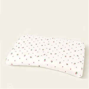 SYLC Almohada infantil con funda de almohada, almohada de látex antibacteriana y antiácaros, almohada de espuma viscoelástica contorneada para cuna y viajes (almohada curvada para bebé, fresa)
