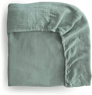 Mushie Sábana Bajera para Cuna de Muselina | Ajustable, Esquinas Elásticas 40x10x100 cm | Transpirable & Prelavado | 100% Algodón Orgánico | Bebés, Niños Pequeños, Niños y Niñas | Roman Green-Medium