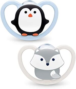 NUK Chupetes espaciales | 0-6 meses | Chupetes de ventilación extra | Silicona BPA | Pingüino y zorro | Paquete de 2